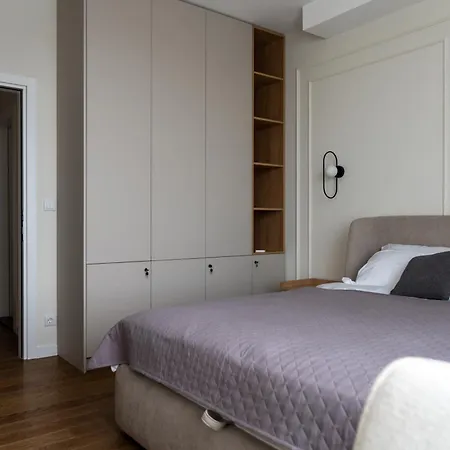 Planet Nina Apartment Ni